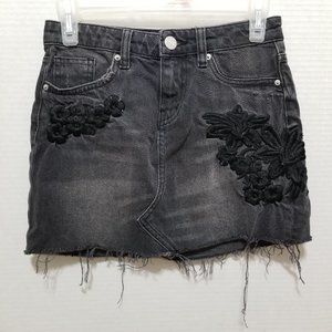 BDG skirt Size? floral embroidered denim jean mini applique frayed raw hem UO